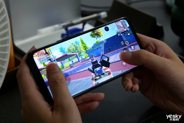 腾讯ROG游戏手机6 Pro全面评测：全方位满足你的游戏体验需求