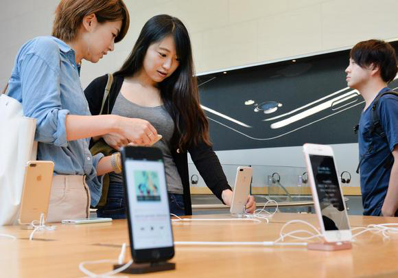 传苹果明年将推出6.1英寸LCD屏iPhone 金属机身回归